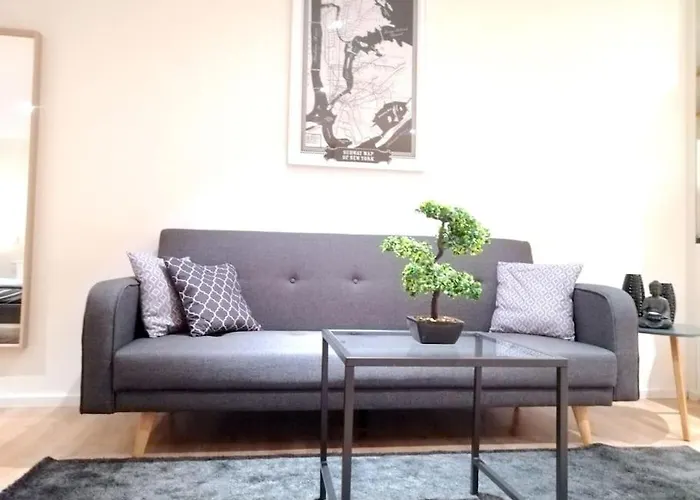 - Modern, Gemuetlich, Eigener Parkplatz *